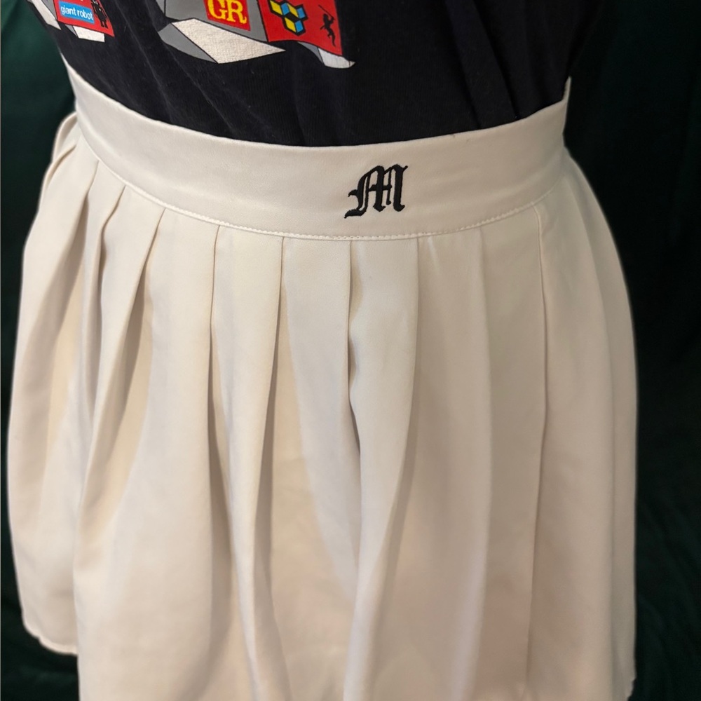 Pleated Miniskirt - Picture 3 of 4